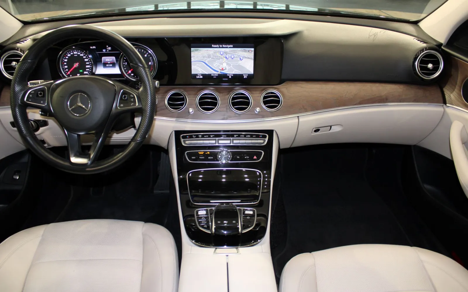 E 220d, 3 од 4