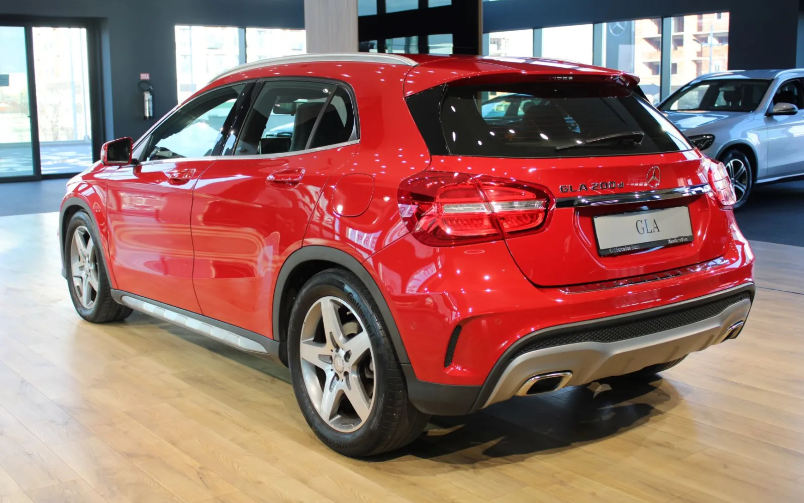 GLA 200d, 2 од 4