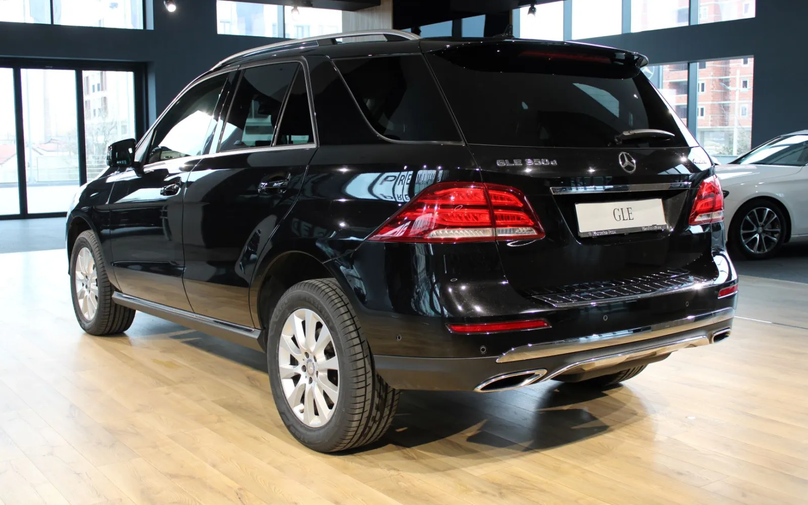 GLE 350d 4Matic, 2 од 4