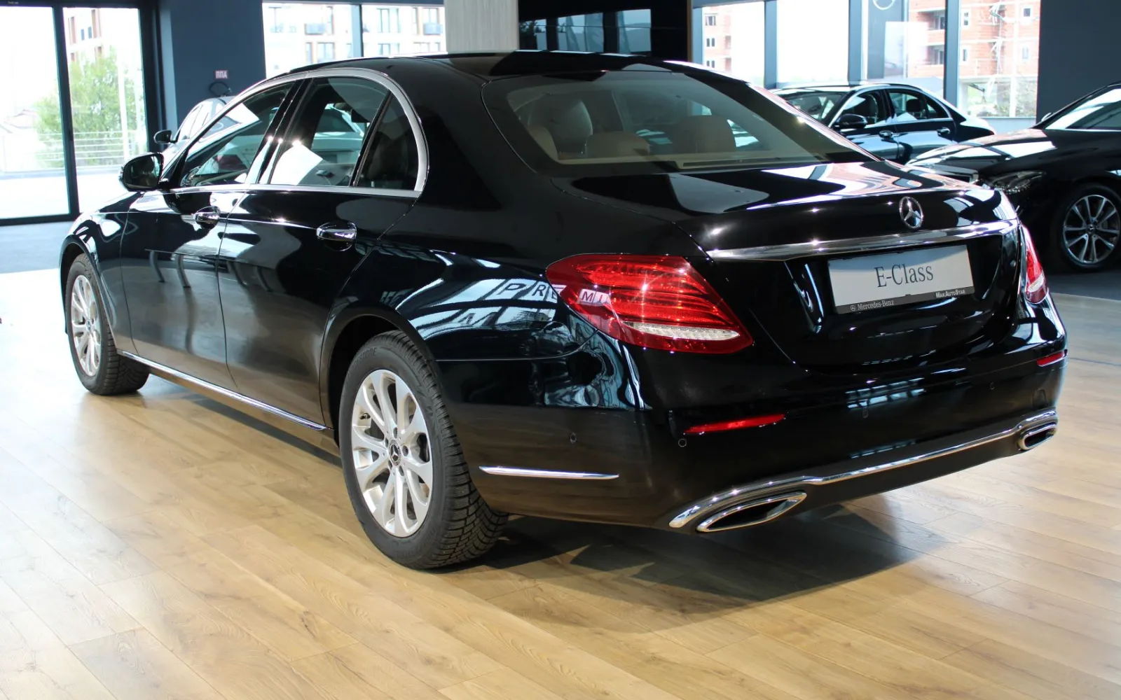 E 220d 4Matic, 2 од 4