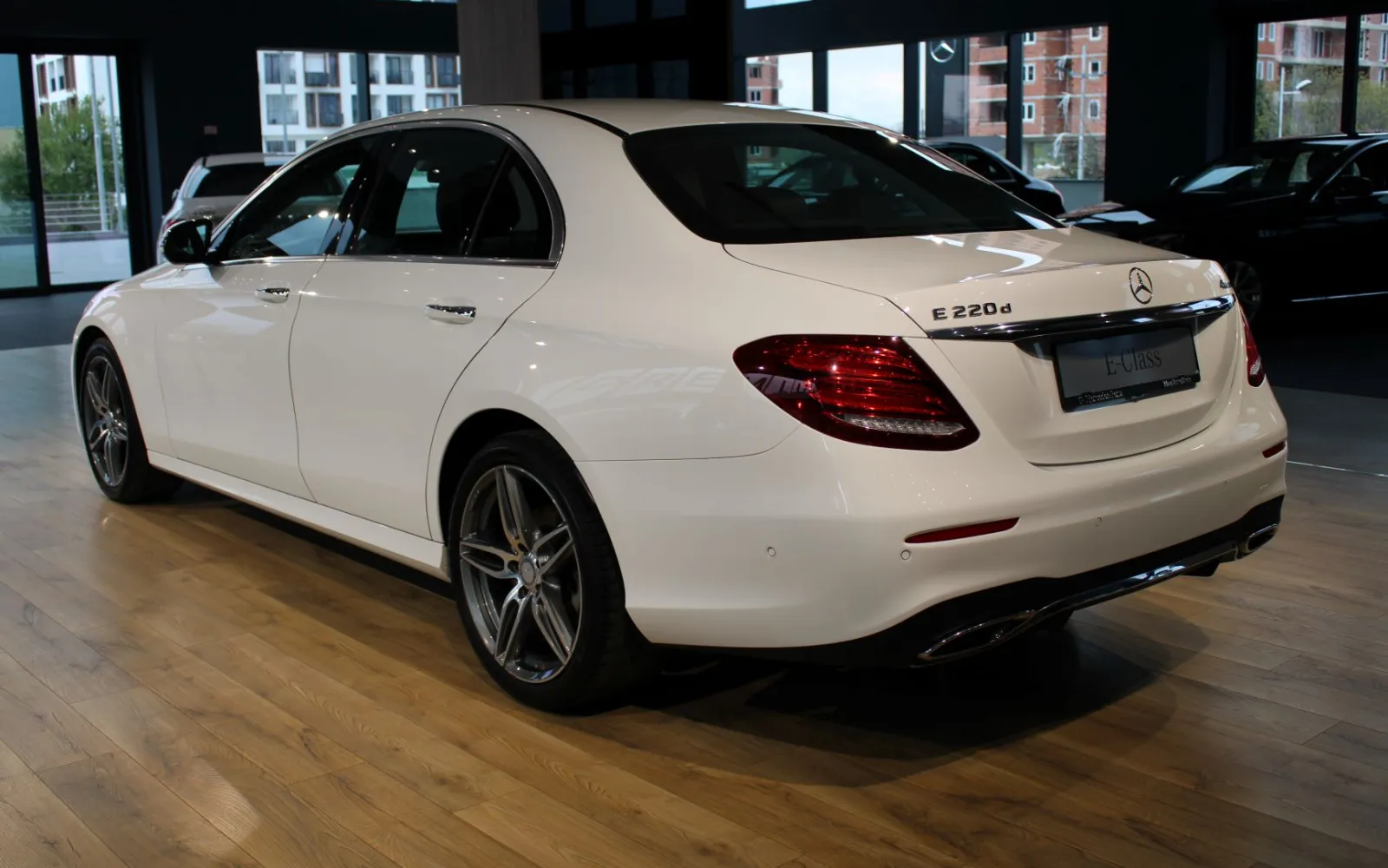 E 220 d 4Matic, 2 од 4