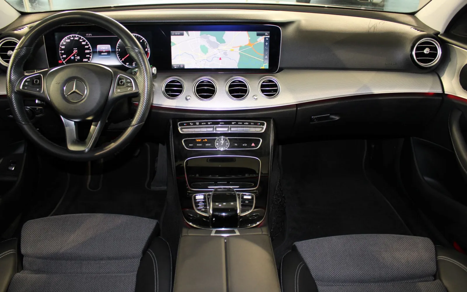E 220 d 4Matic, 3 од 4