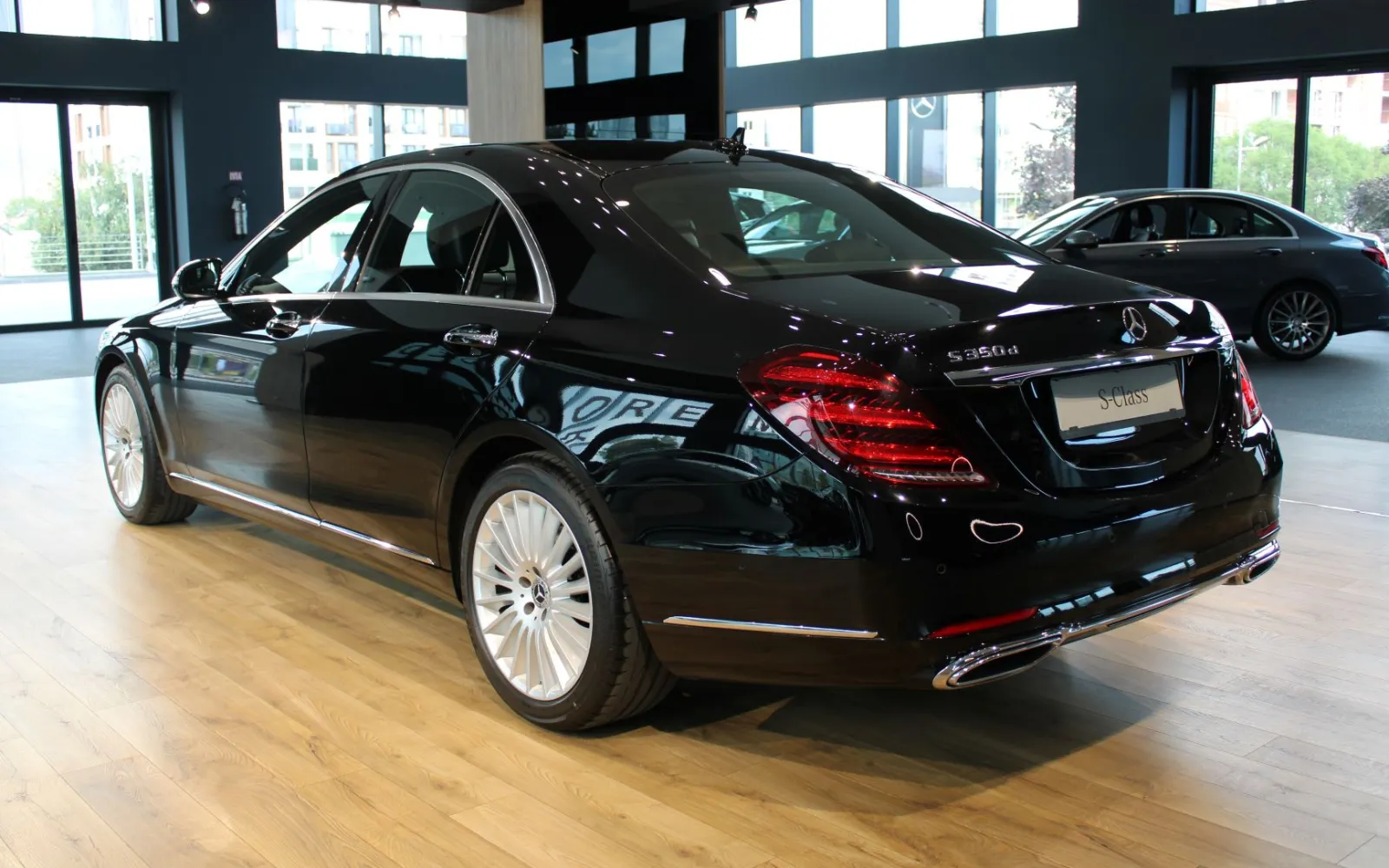 S 350d 4Matic, 2 од 4
