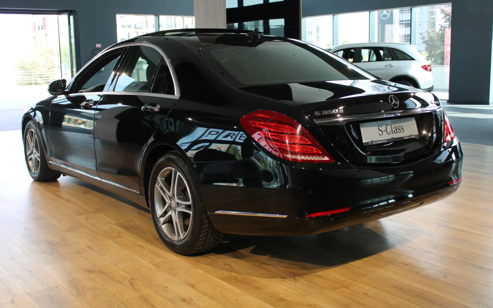 S 350d 4Matic, 2 од 4