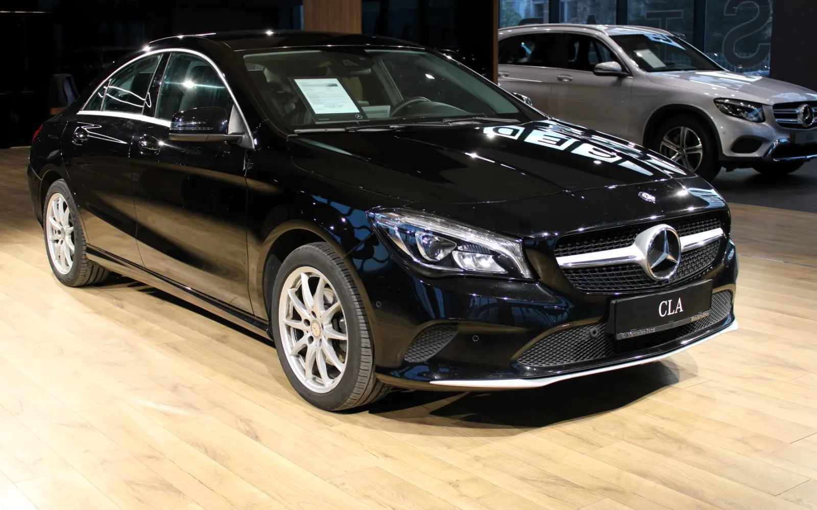 CLA 220d 4Matic, 1 од 4