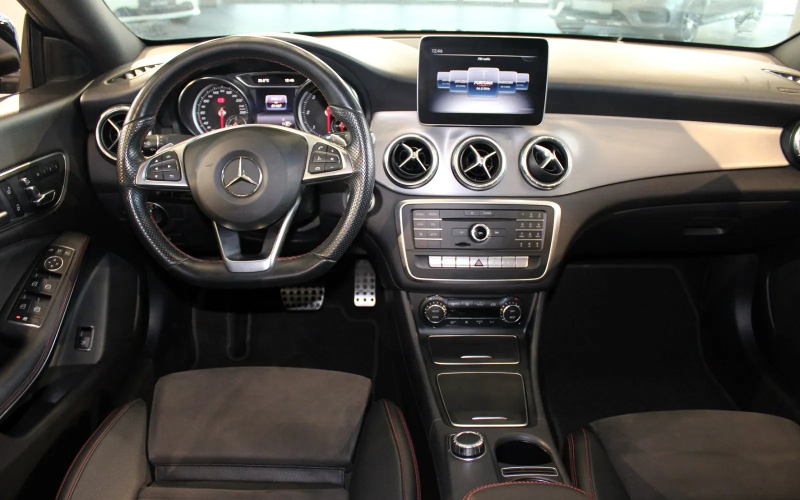 CLA 180 d, 3 од 4