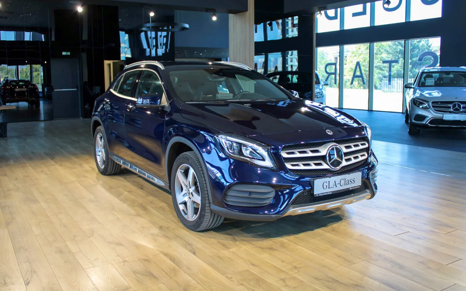 GLA 200, 1 од 4