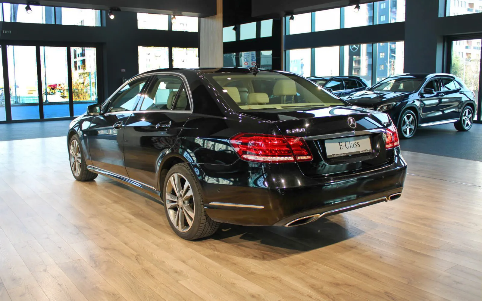 E 250d 4Matic, 2 од 4