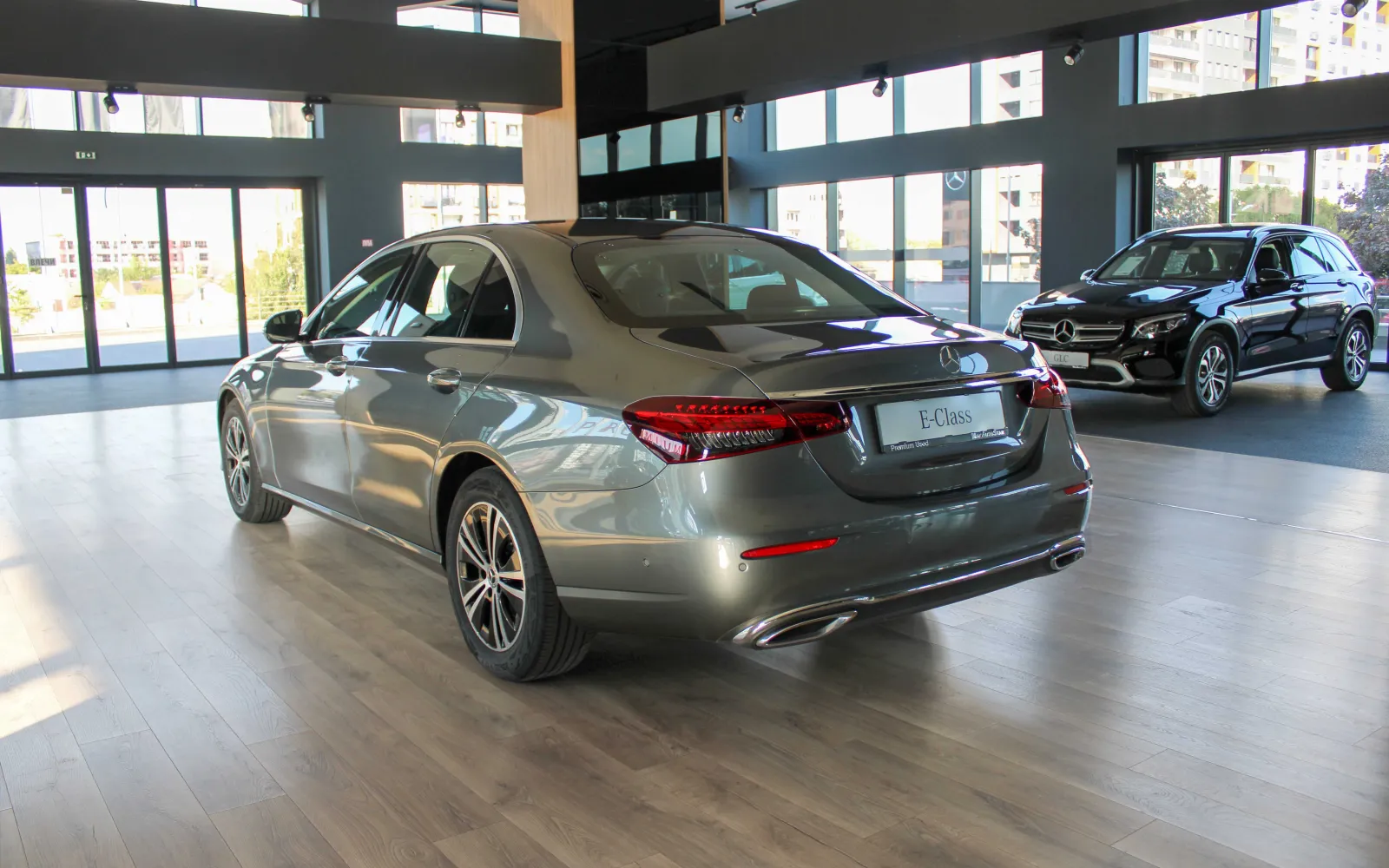 E 220D 4Matic, 2 од 4