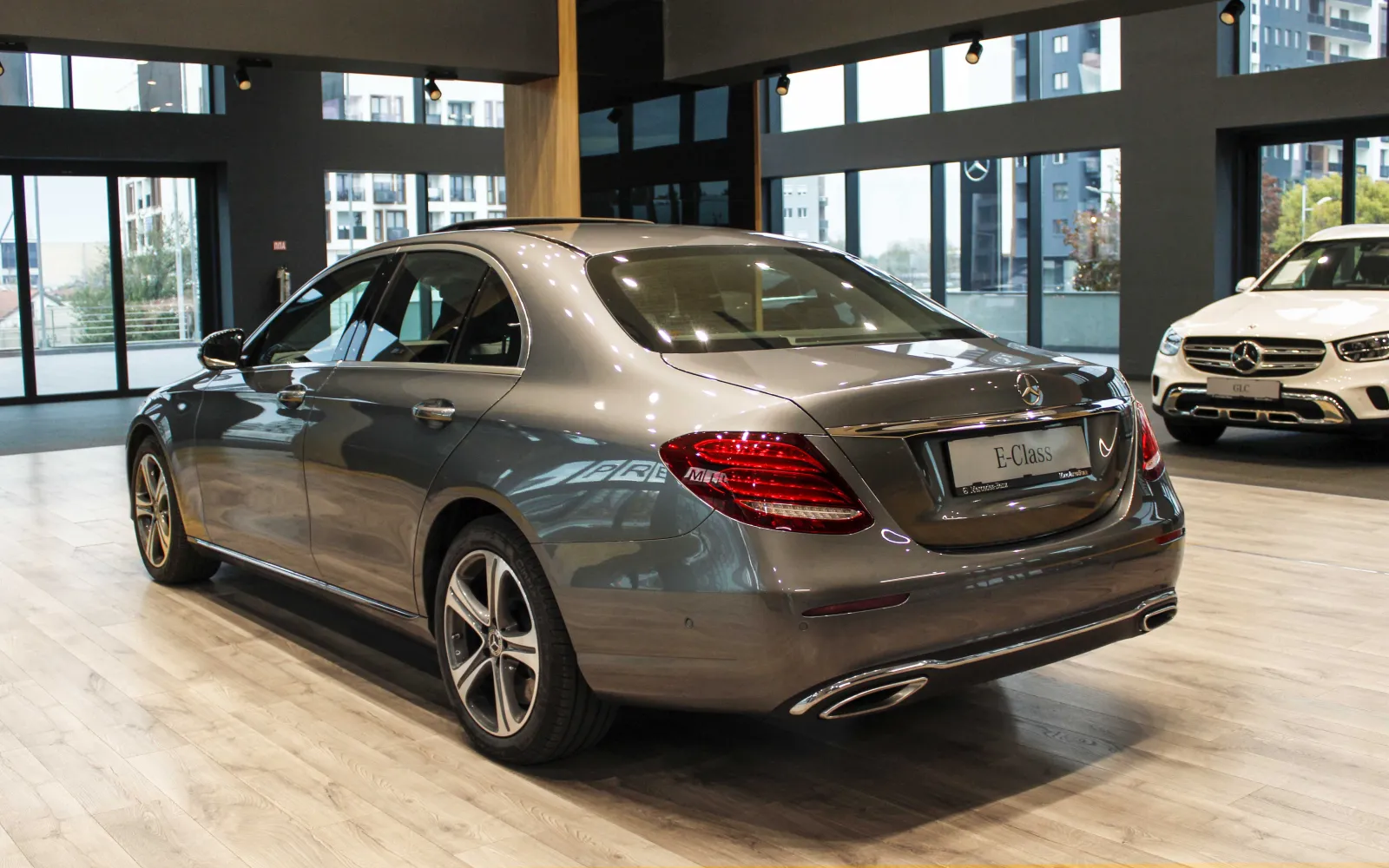 E 400 4Matic, 2 од 4