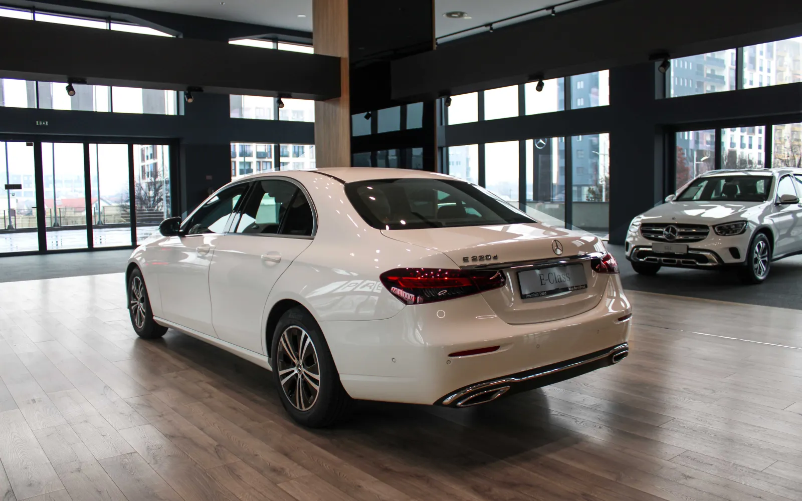 E 220 D, 2 од 4