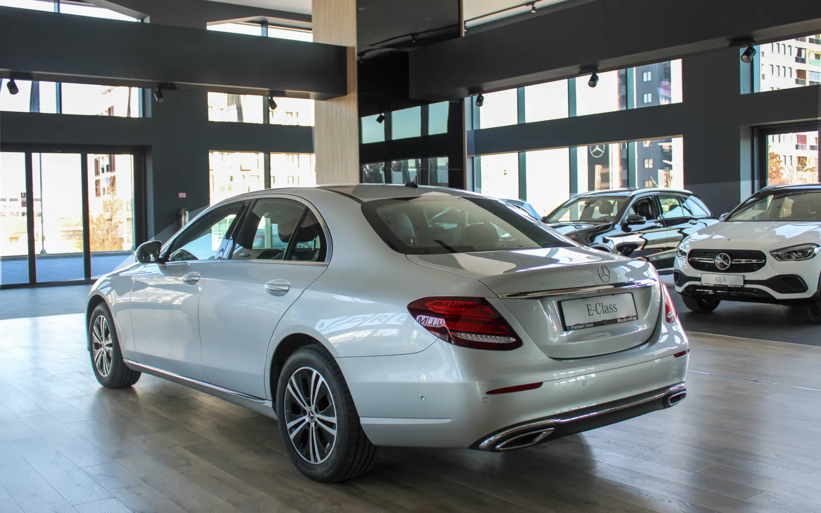 E 220 D, 2 од 4