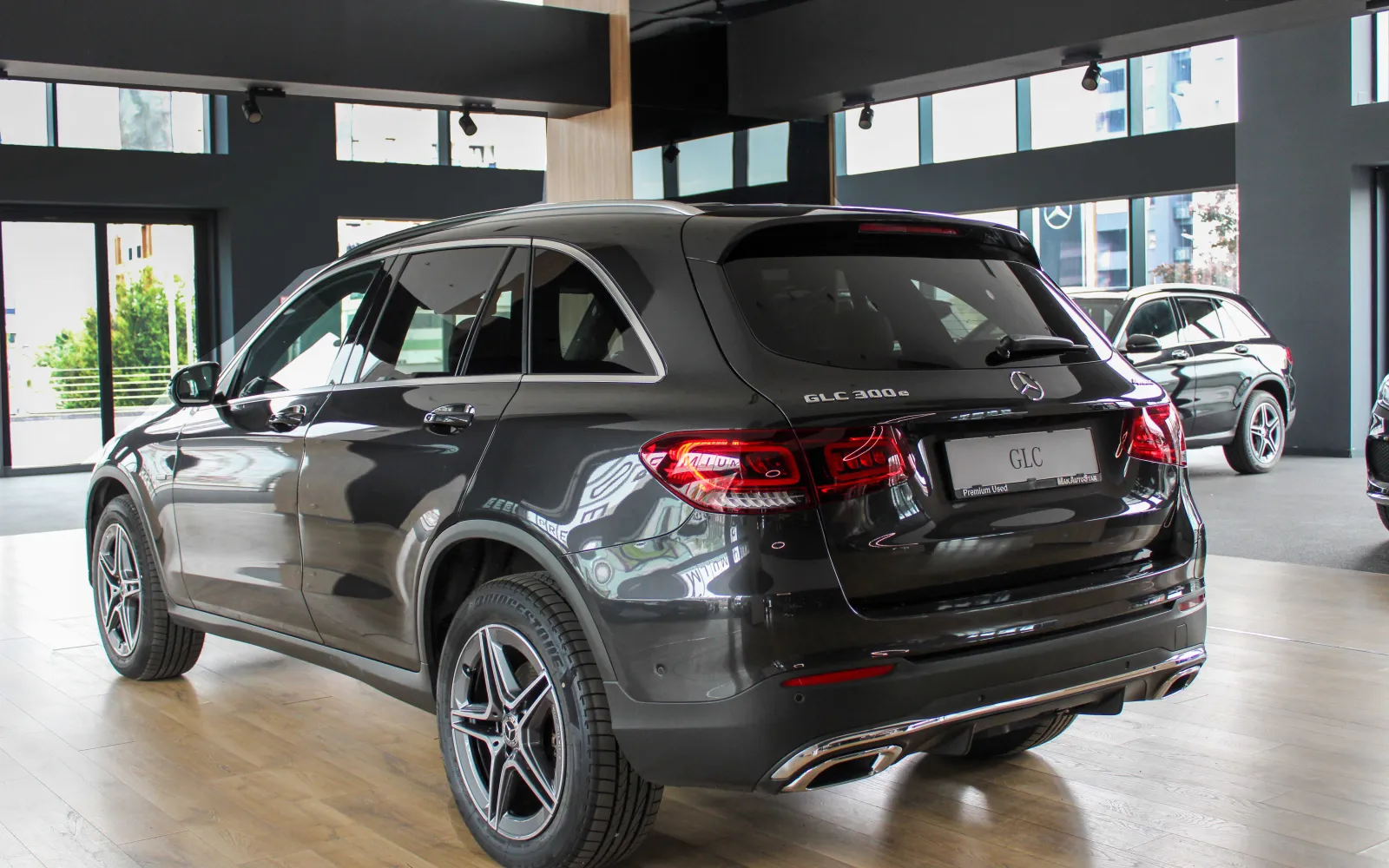 GLC 300e 4Matic, 2 од 4