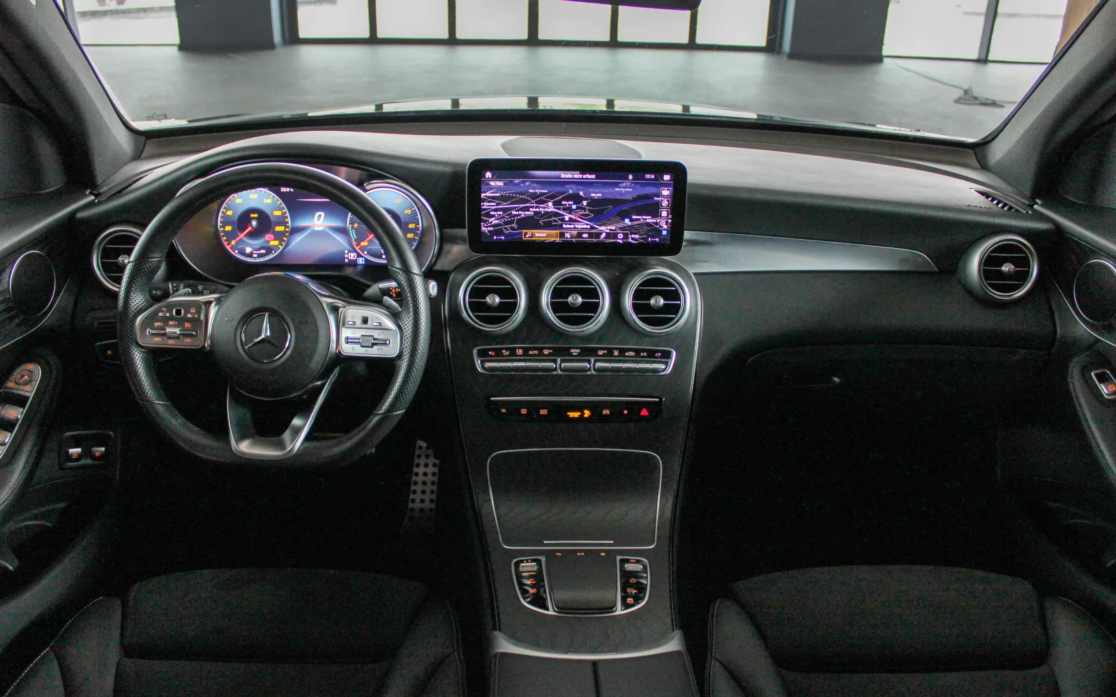 GLC 300e 4Matic, 3 од 4