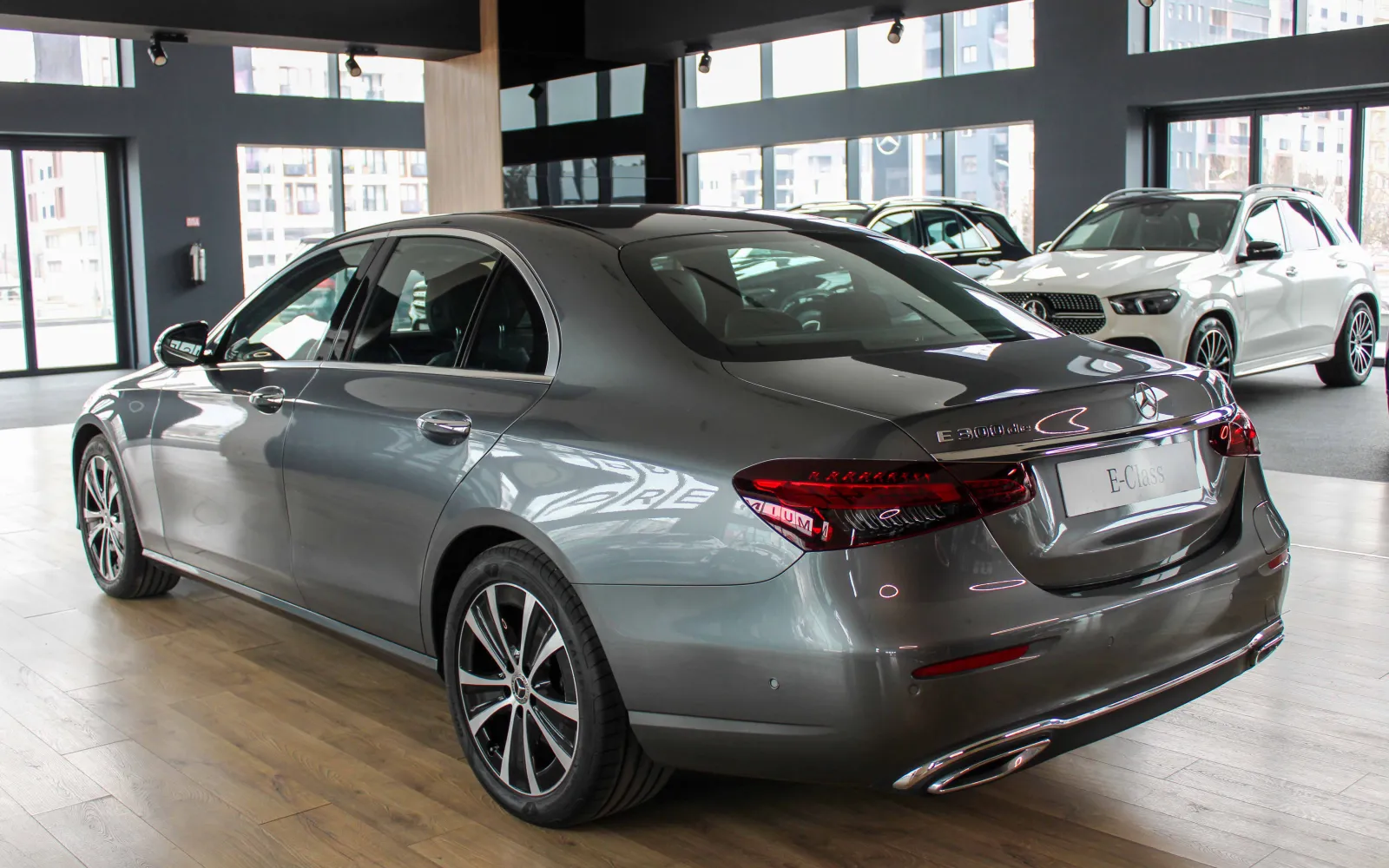 E 300 DE, 2 од 4