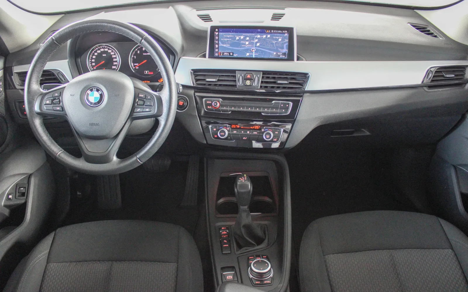 BMW X1 25e xDrive, 2 од 4